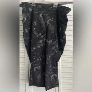 Lululemon Capri Leggings Size 20